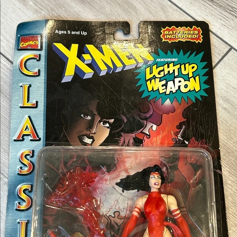 Marvel Comics Toy Biz X-Men  Classics Elektra w Light Up Ninja Blade Weapon 1996